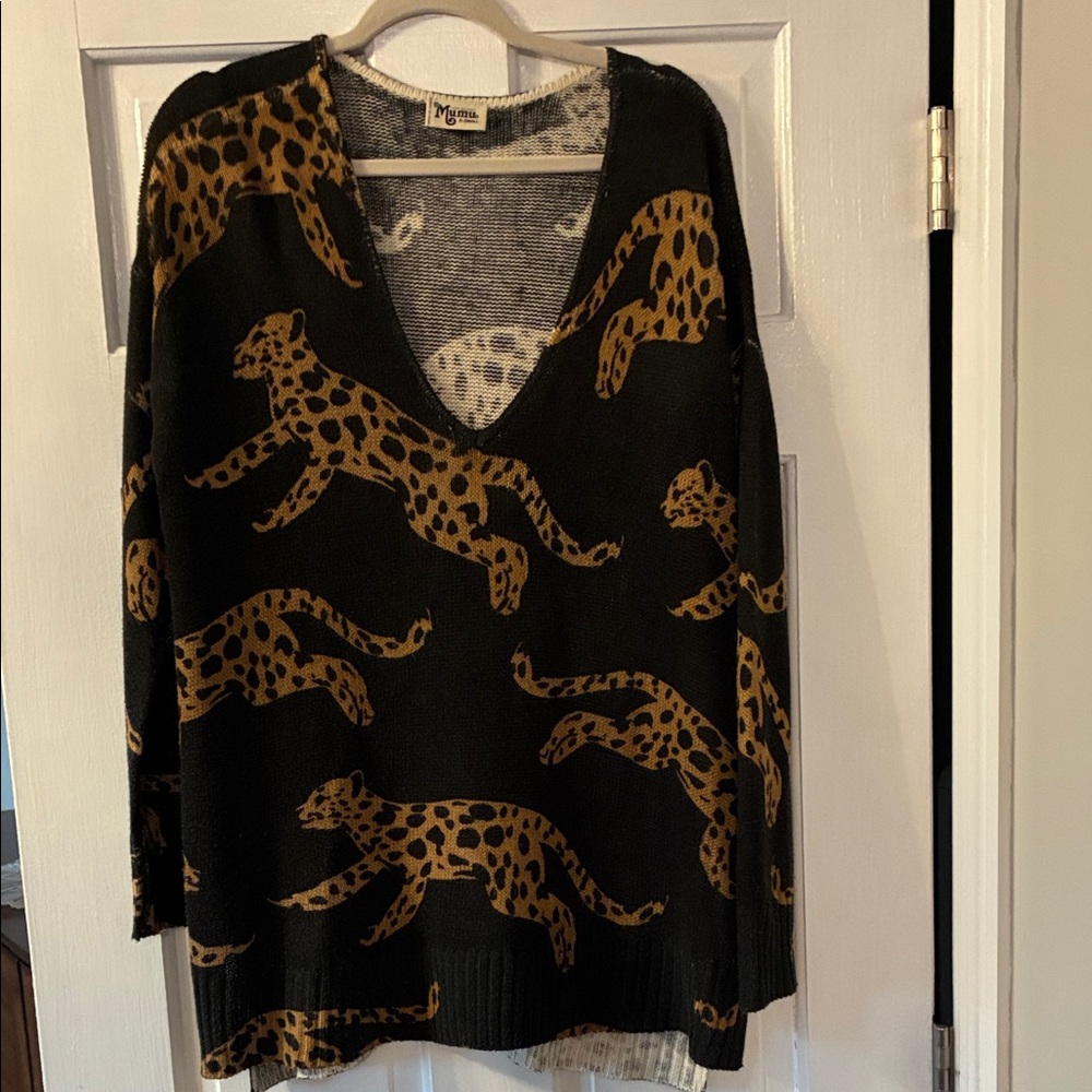 Show Me Your MuMu Black and Brown Leopard V-Neck Sweater